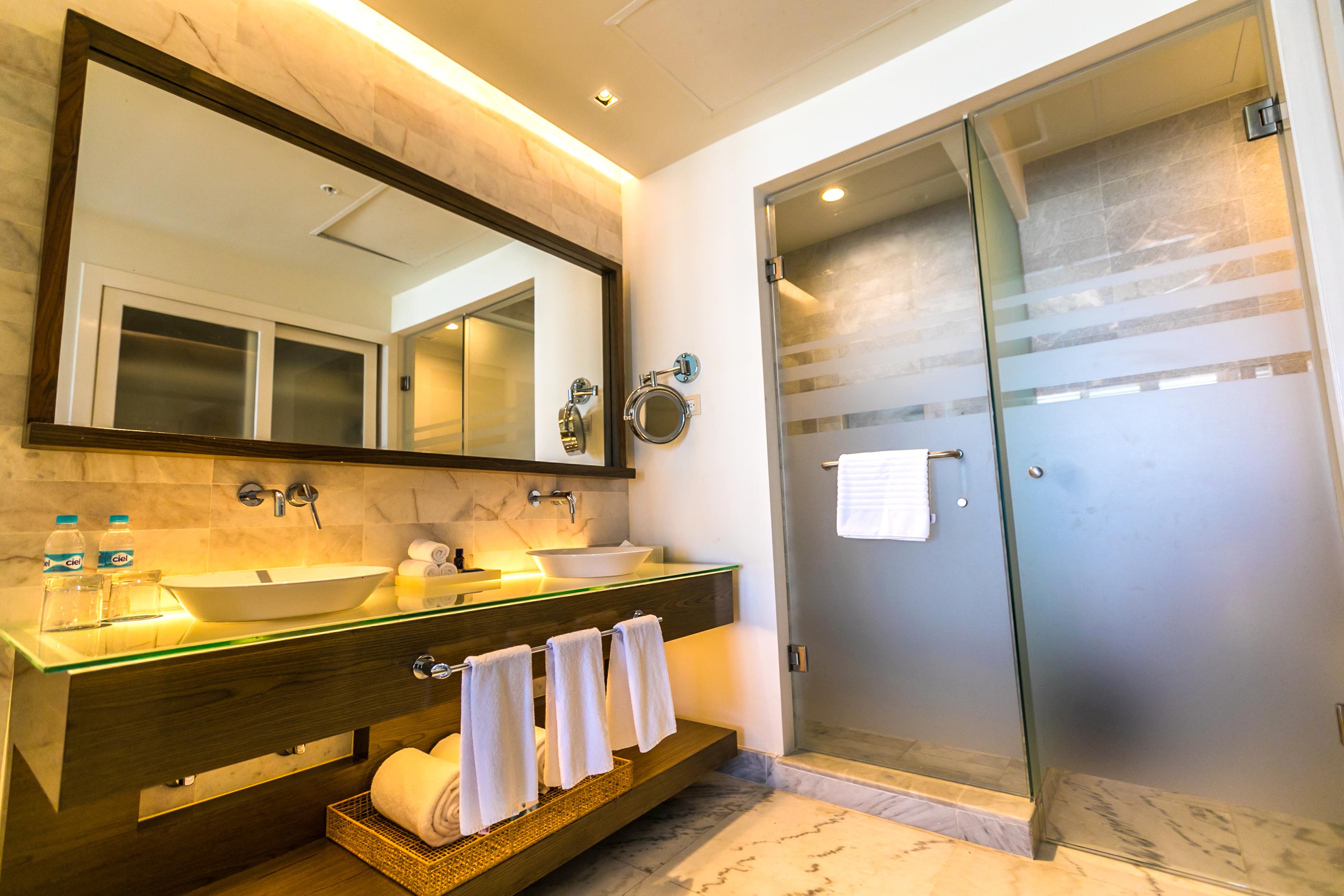 Palacio Mundo Imperial Riviera Diamante Acapulco Exteriör bild A bathroom in a hotel
