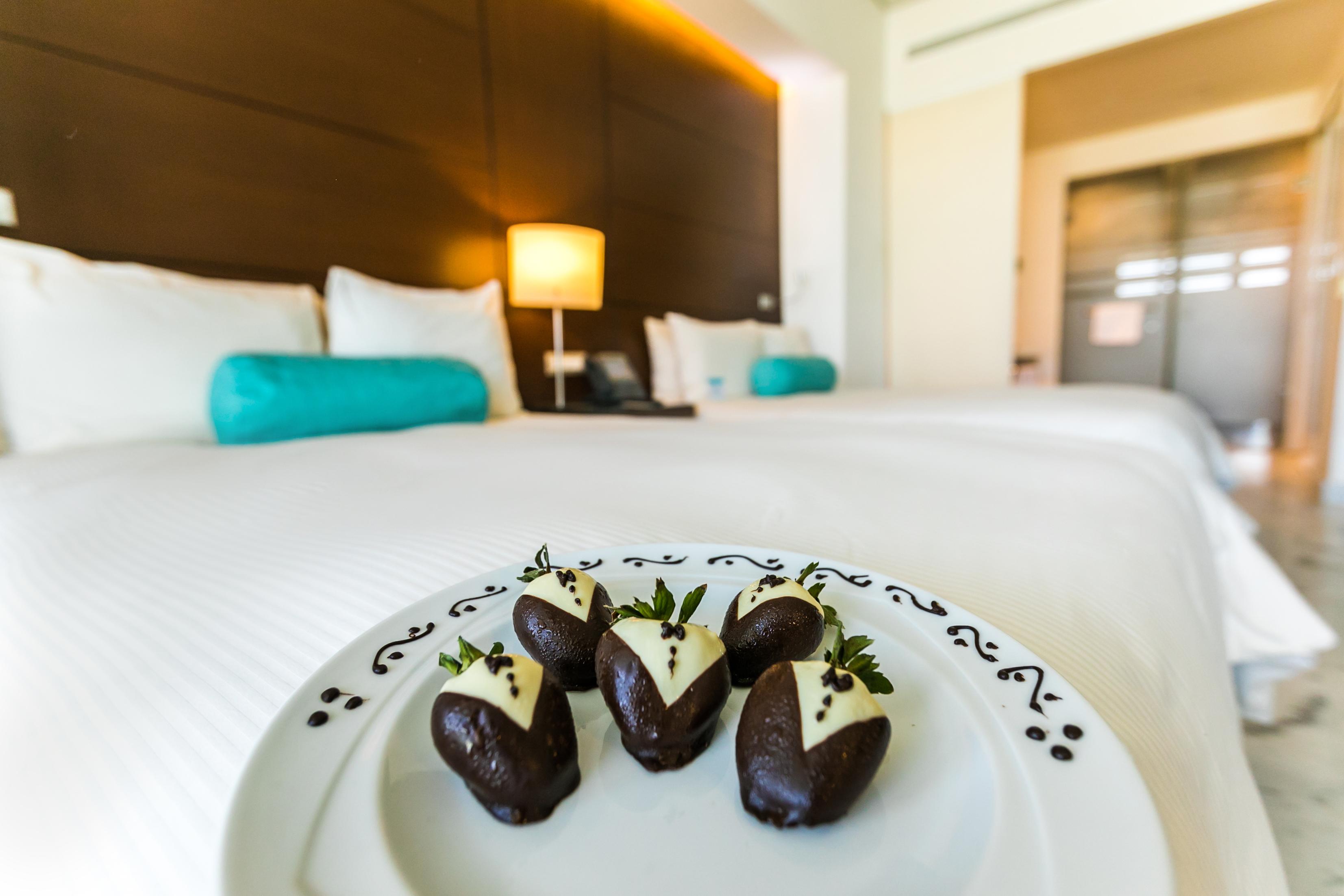 Palacio Mundo Imperial Riviera Diamante Acapulco Exteriör bild Chocolate-covered strawberries