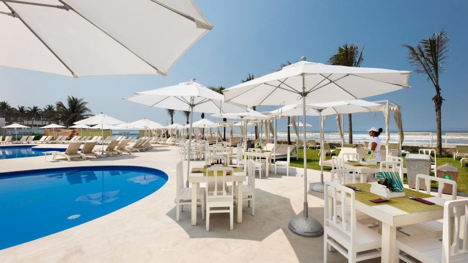 Palacio Mundo Imperial Riviera Diamante Acapulco Exteriör bild The beach at the resort