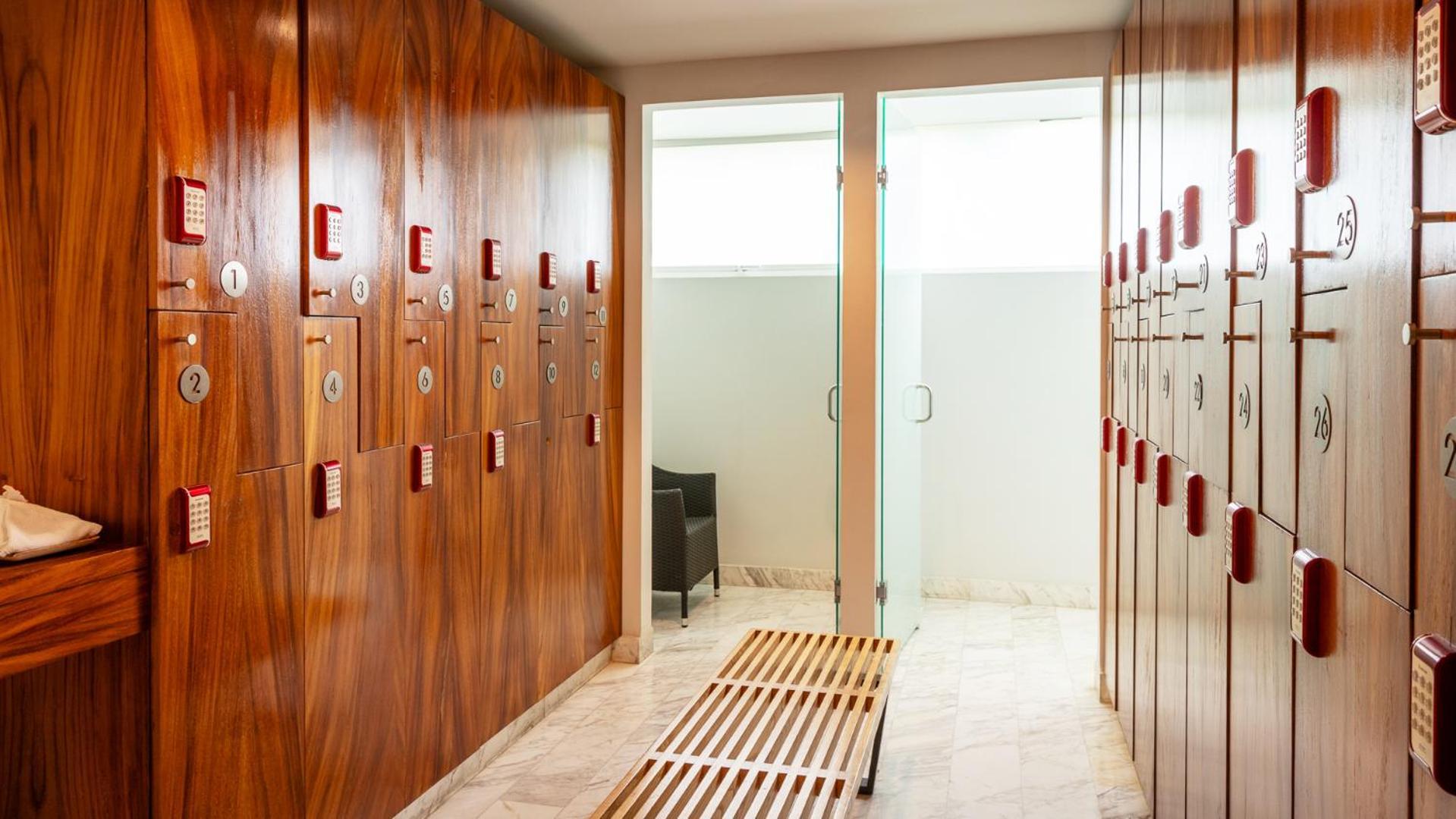 Palacio Mundo Imperial Riviera Diamante Acapulco Exteriör bild A locker room